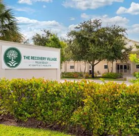 TRV Palm Beach BH Rehab Entrancesquare