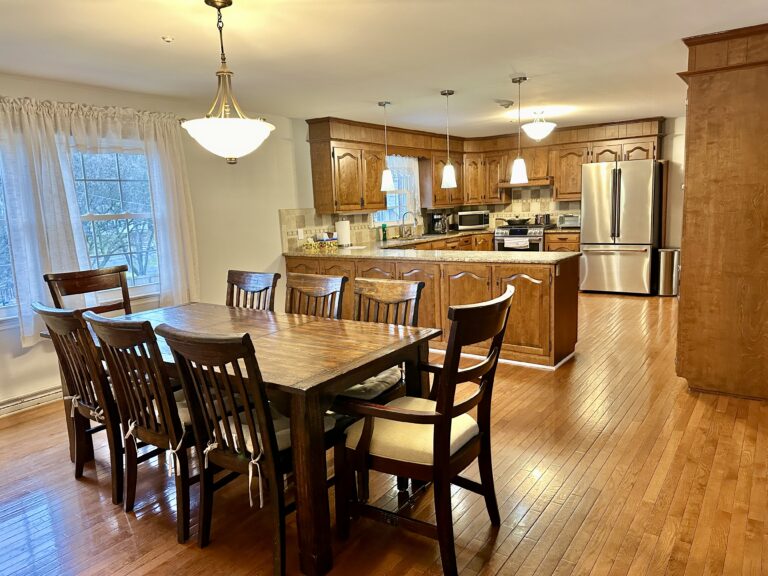 The Ranch Pennsylvania Outpatient Services - beautiful dining area and kitchen