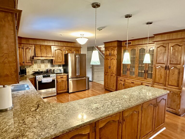 The Ranch Pennsylvania Outpatient Services - kitchen with marble countertops